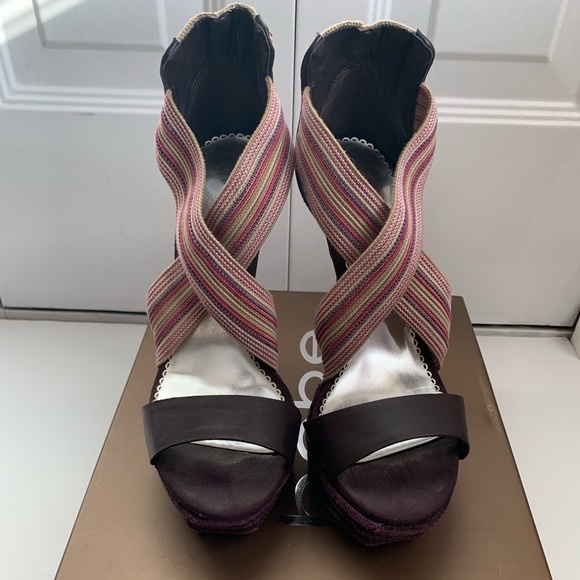 Cute Bebe Heels - Picture 3 of 4
